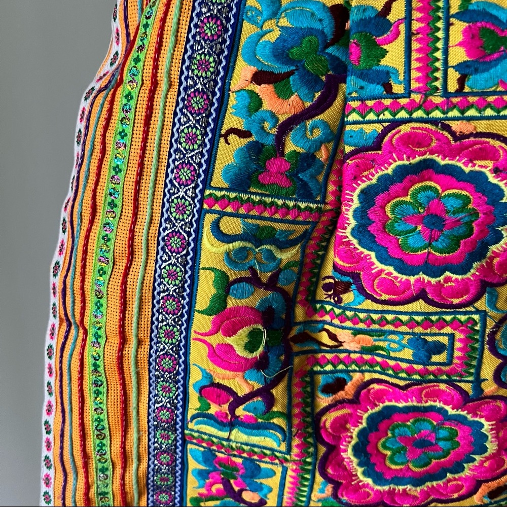Colorful Embroidered Bag - Picture 7 of 11